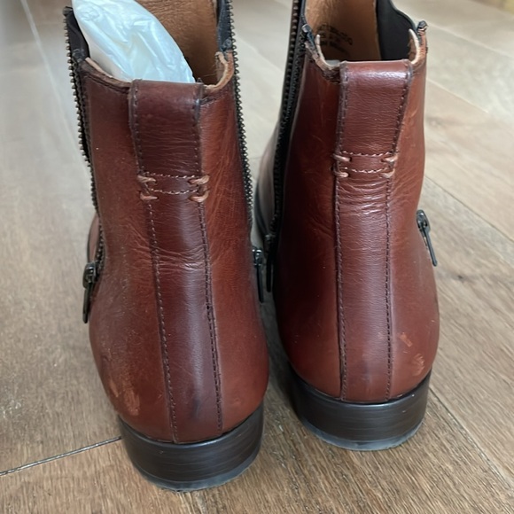 EUC Frye Carly Zip Chelsea Boots - Cognac Color - Picture 3 of 7